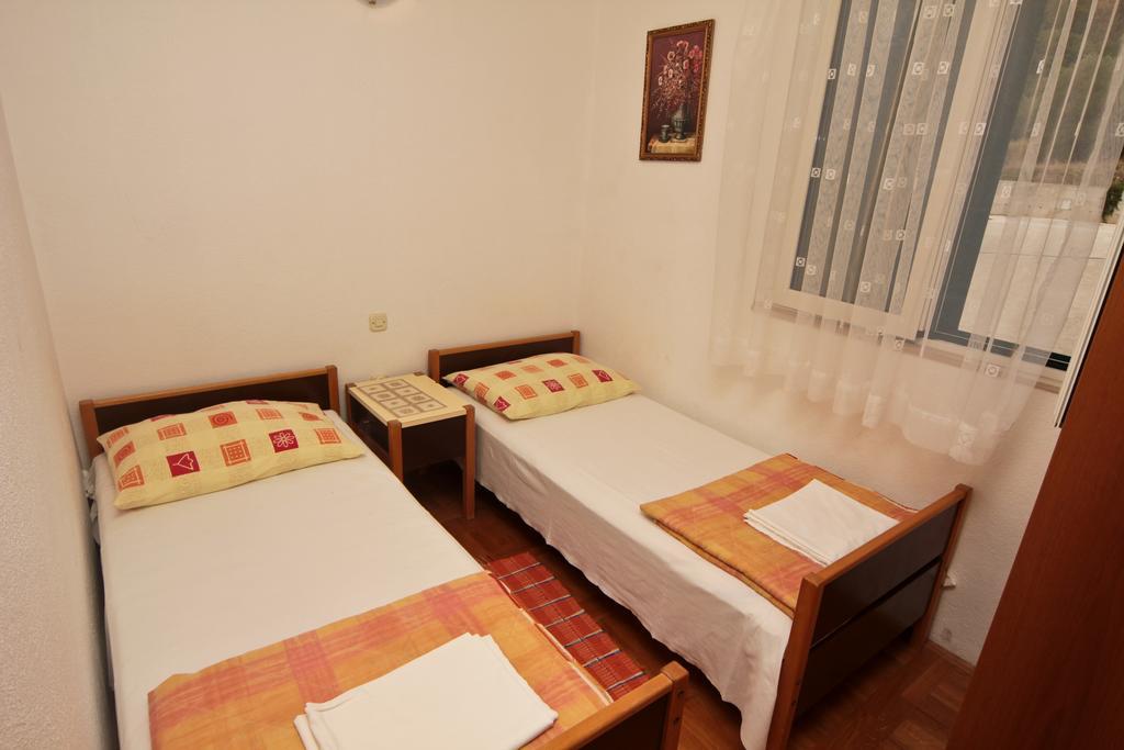 Apartments Toni Two Igrane Exterior photo